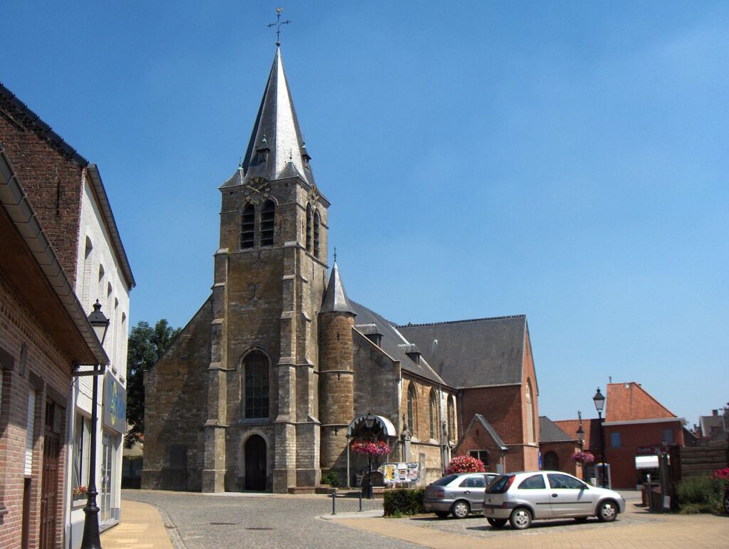 1280px-IddergemDorpskerk